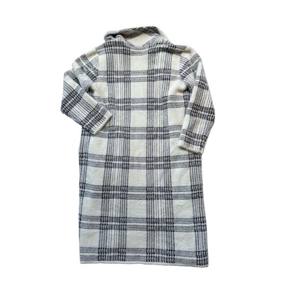 CYRUS Sweater Coat; Size Women's Large, Warm & Fuzzy! Cream & Gray Plaid pattern - Picture 2 of 8